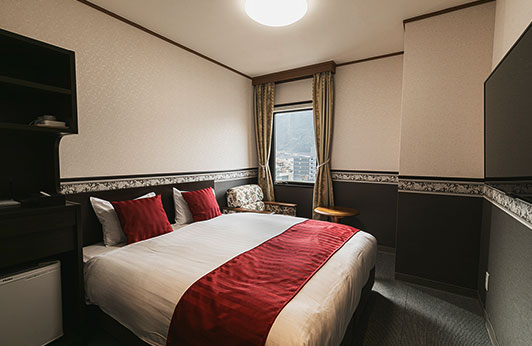 Queen room